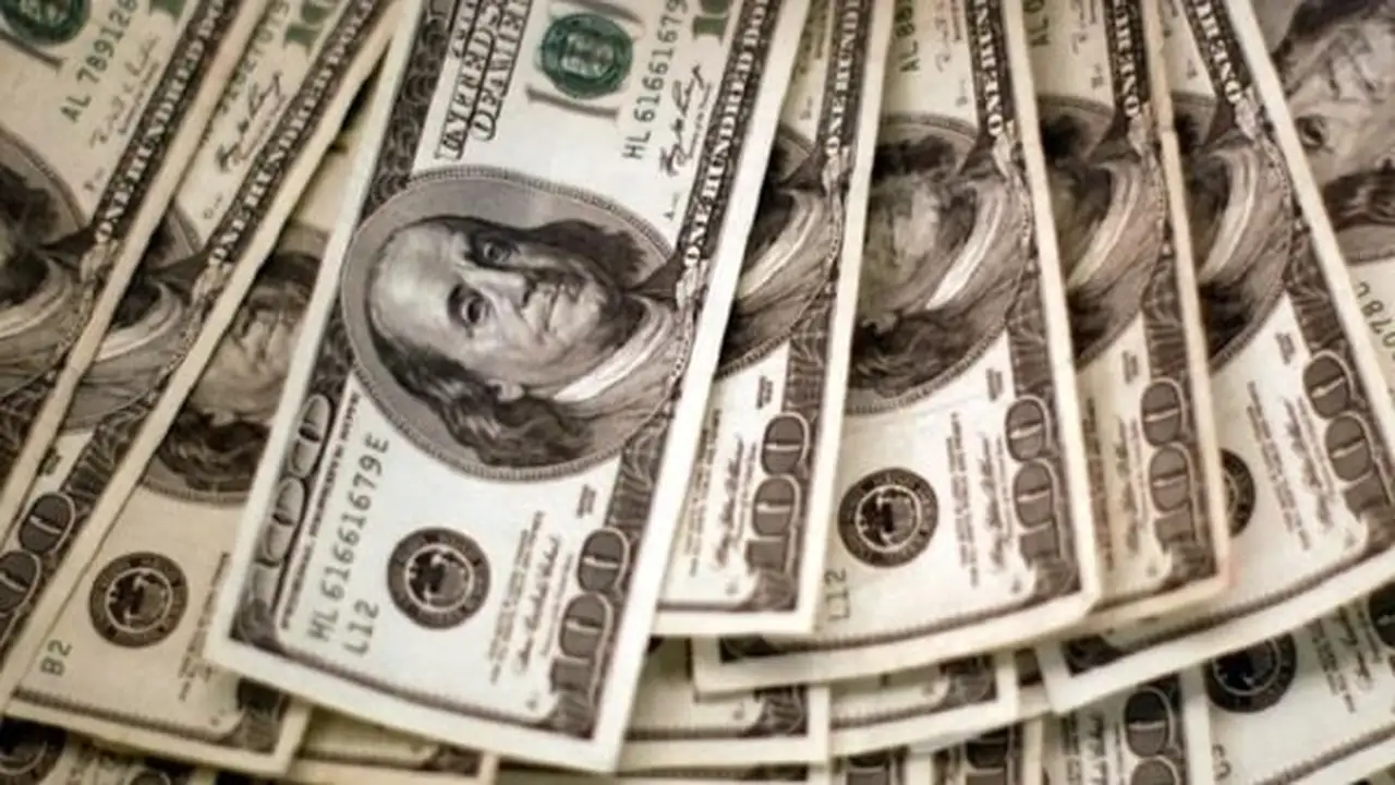 سعر صرف الدولار الأمريكي اليوم يرتفع بسوق الحرة بمقدار 6 دونغ